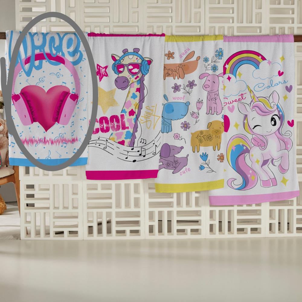 Toalha de Banho Felpuda Infantil Candy Coração Teka