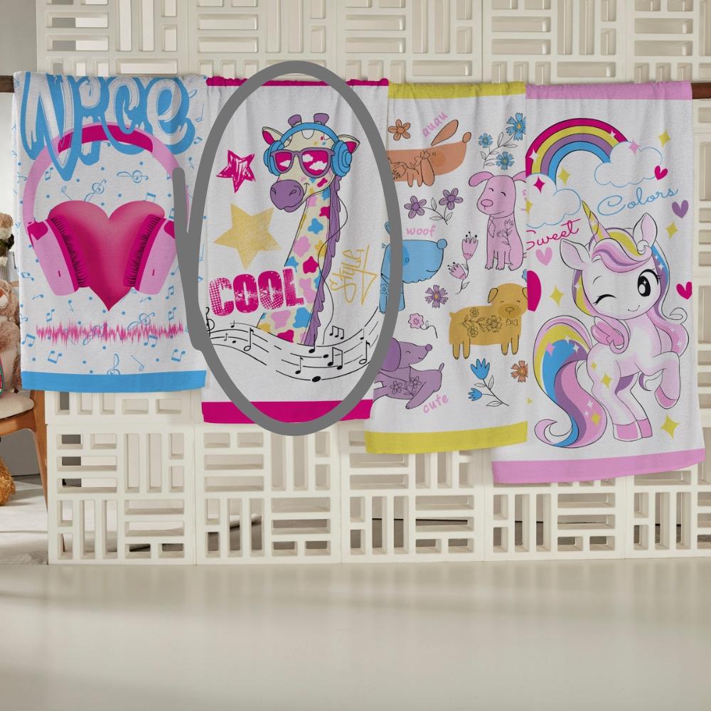 Toalha de Banho Felpuda Infantil Candy Girafa Teka