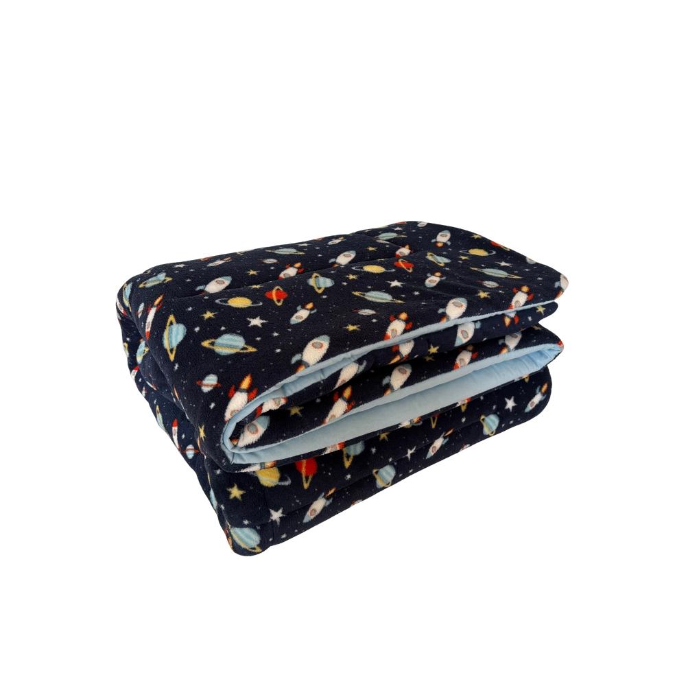 Coberdrom Júnior Mini Cama Dupla Face Plush Planetas e Malha Azul Arrumadinho Enxovais